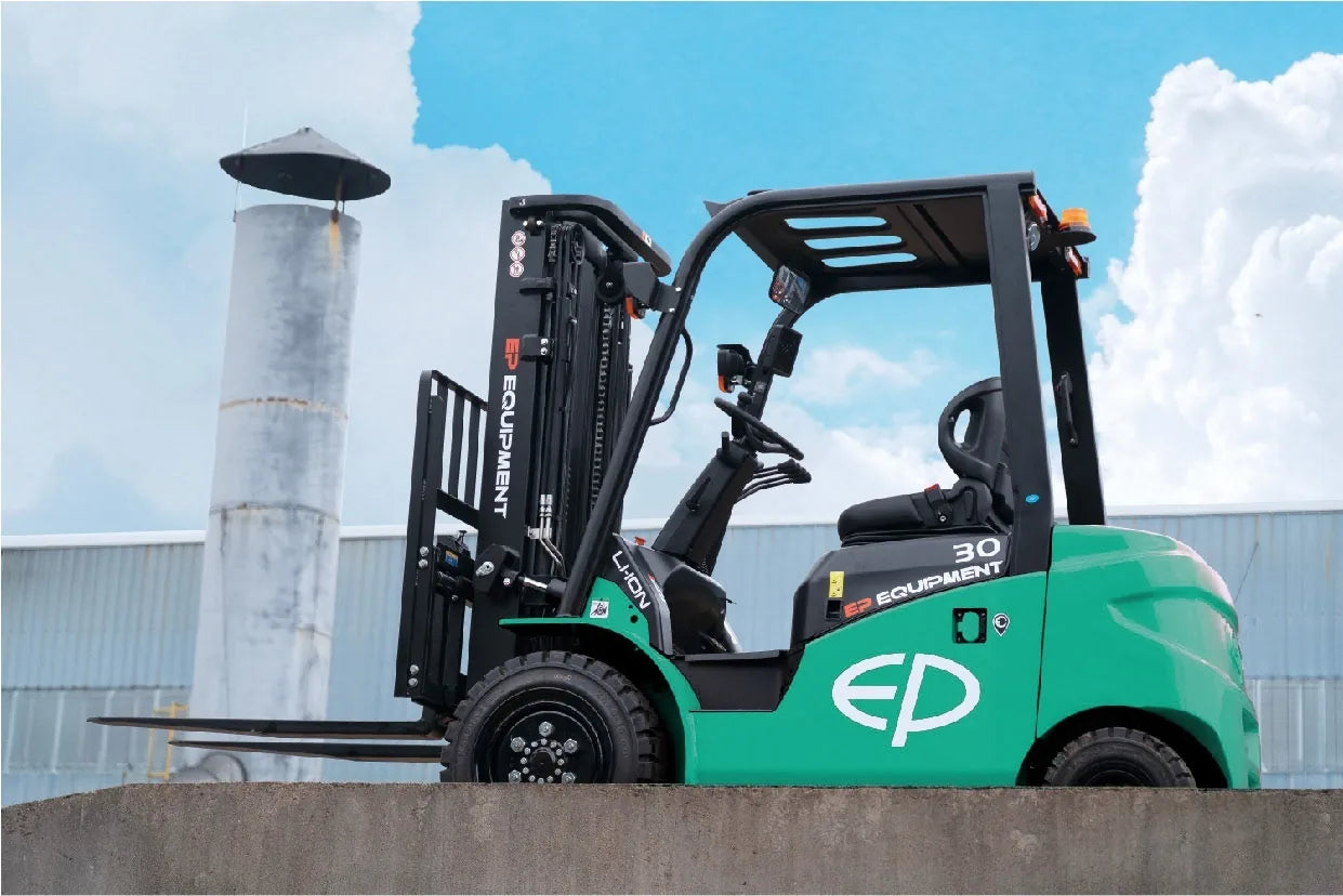 EP EFL353 – 3500 kg – elektrisk gaffeltruck ute (4 av 6)