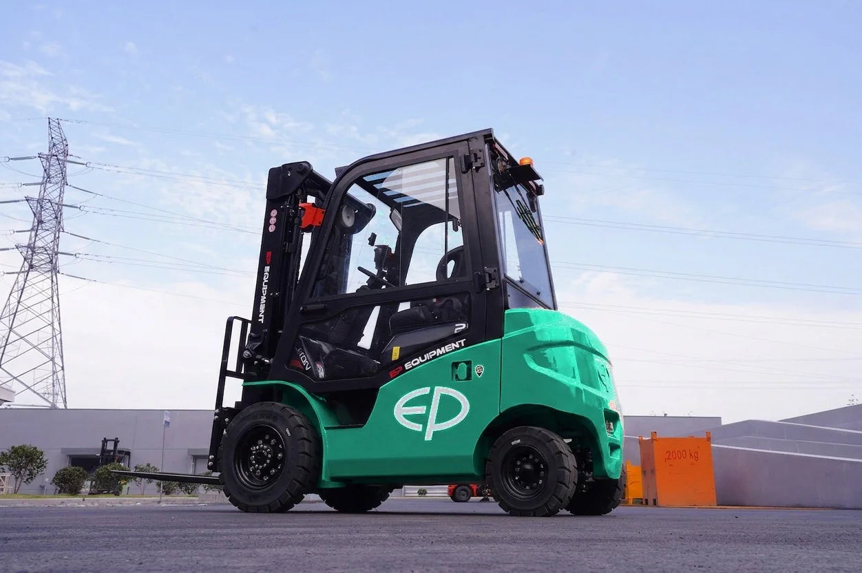 EP EFL353 – 3500 kg – elektrisk gaffeltruck ute 2 (5 av 6)